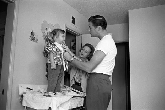 RECORD DATE NOT STATED Don Drysdale with wife Eula Ginger Dubberly and their child 1961 EDITORIAL USE ONLY  Copyright: xSidxAveryx