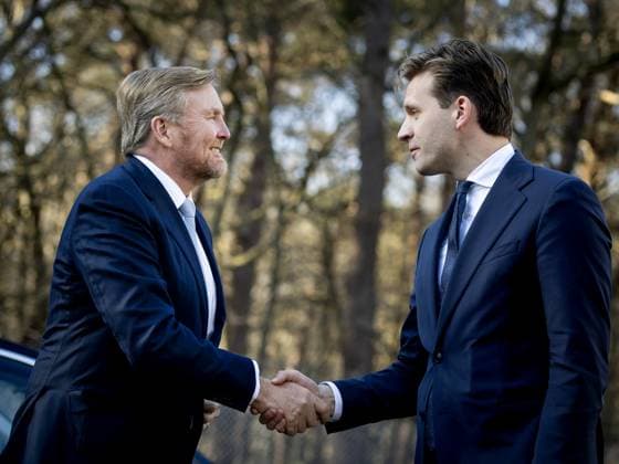 HILVERSUM - King Willem-Alexander and Vincent Karremans, outgoing Minister of Economic Affairs, during a visit to the KPN Network and Security Operations Center in Hilversum, focusing on resilient telecommunications. KOEN VAN WEEL ANP netherlands out - belgium out  Copyright: xx x549626329x originalFilename: 549626329.jpg