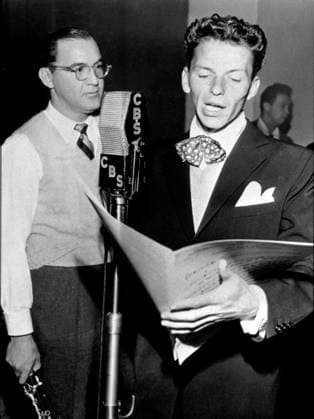 RECORD DATE NOT STATED Frank Sinatra with Benny Goodman at CBS for Frank Sinatra show, c. 1940 EDITORIAL USE ONLY  Copyright: x