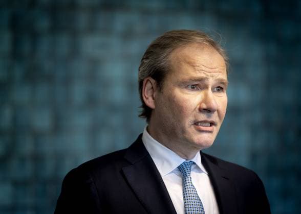 HILVERSUM - KPN CEO Joost Farwerck during a visit by King Willem-Alexander to the KPN Network and Security Operations Center in Hilversum, focusing on resilient telecommunications. KOEN VAN WEEL ANP netherlands out - belgium out  Copyright: xx x549626758x originalFilename: 549626758.jpg