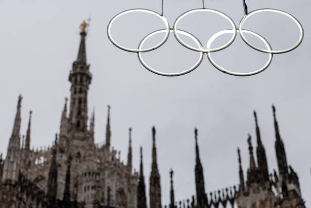Illustration and atmosphere in Milan before the start of the Olympics Winter Games Olympic rings illuminations are pictured in Piazza Duomo ahead of the Milano Cortina 2026 Olympic Games, in Milan on February 4, 2026. Photo by Alexis Jumeau ABACAPRESS.COM Milan  Copyright: xJumeauxAlexis ABACAx