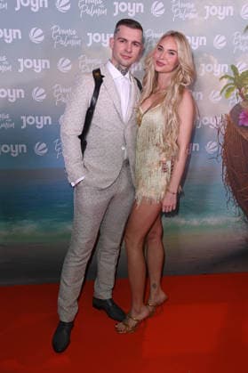 Eric Stehfest with girlfriend Franziska Temme at the PROMIS UNTER PALMEN season premiere at Cinenova in Cologne on 04 02 2026