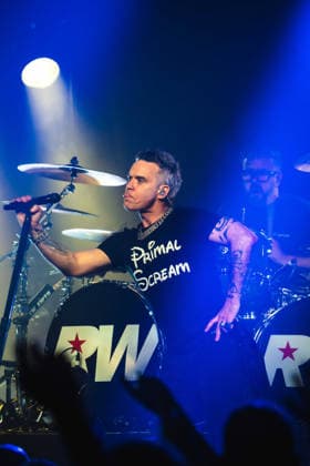 Robbie Williams performing at Barrowlands in Glasgow on 04 February 2026. Robbie Williams performing at Barrowlands in Glasgow on 04 February 2026 as part of his Long 90™s tour performing ˜Life Thru a Lens™ and new album ˜Britpop™ in full. Robbie Williams is a British singer and songwriter best known for solo singles ˜Angels™ and ˜Feel™ and as a member of the pop group Take That., Credit:Adam Hampton-Matthews Avalon  Copyright: xAdamxHampton-Matthewsx xAvalonx 1072124541