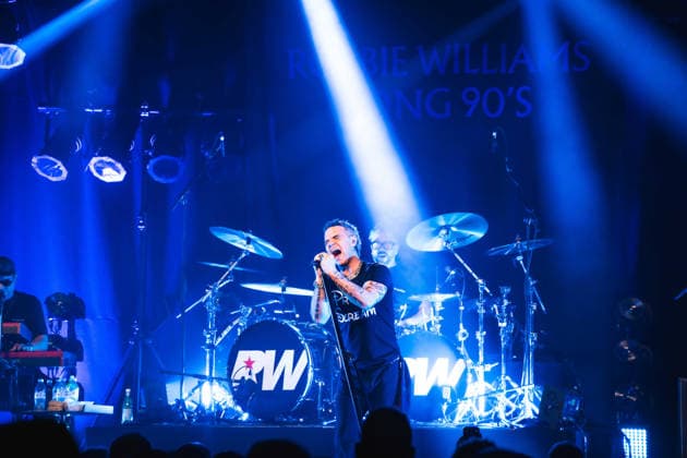Robbie Williams performing at Barrowlands in Glasgow on 04 February 2026. Robbie Williams performing at Barrowlands in Glasgow on 04 February 2026 as part of his Long 90™s tour performing ˜Life Thru a Lens™ and new album ˜Britpop™ in full. Robbie Williams is a British singer and songwriter best known for solo singles ˜Angels™ and ˜Feel™ and as a member of the pop group Take That., Credit:Adam Hampton-Matthews Avalon  Copyright: xAdamxHampton-Matthewsx xAvalonx 1072124926
