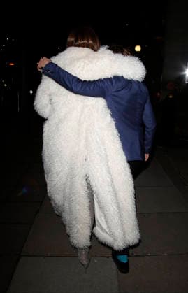 Entertainment Bilder des Tages #2 Davina McCall Davina McCall™s and her hairstylist husband Michael Douglas, looked smitten and full of laughter having one and award the loved up pair are seen leaving The Broadcast Awards after show party London, England. FEBRUARY 04 2026:, Credit:Smart Pictures Avalon  Copyright: xSmartxPicturesx xAvalonx 1072153409