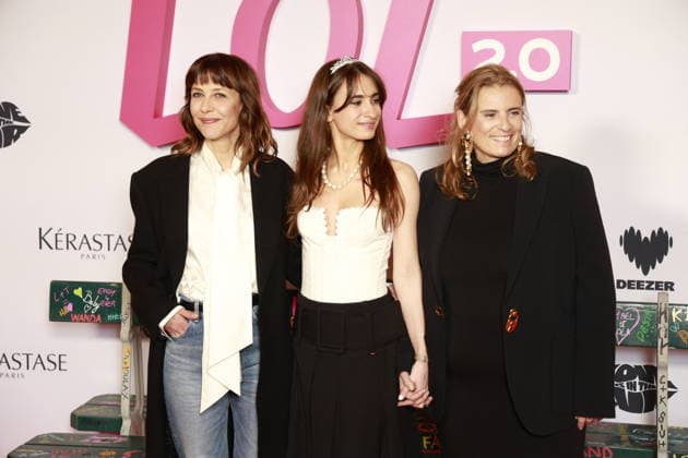 Sophie Marceau, Thaïs Alessandrin, Lisa Azuelos Avant première du film Lol 2 0 au Grand Rex à Paris le 4 février 2026 Christophe Aubert Bestimage Preview screening of the film Lol 2 0 at the Grand Rex cinema in Paris on 4 February 2026 Paris France  Copyright: xChristophexAubertxviaxBestimagexChristophexAubertxviaxBestimagex