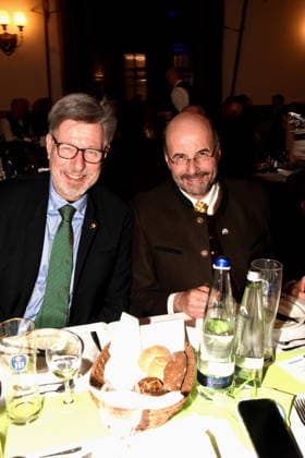 Georg Schneider President Bavarian Brewers Association Lothar Ebbertz Chief Executive Officer Bavarian Brewers Association Munich 04 02 2026 Hofbraeuhaus Takeover New State Court Brewery Director Dr. Joerg Lehmann Photo Munich