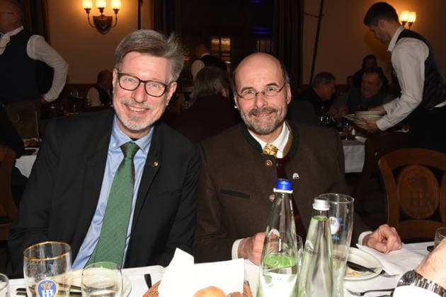 Georg Schneider President Bavarian Brewers Association Lothar Ebbertz Chief Executive Officer Bavarian Brewers Association Munich 04 02 2026 Hofbraeuhaus Takeover New State Court Brewery Director Dr. Joerg Lehmann Photo Munich