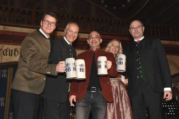 Dr Joerg Lehmann New State Court Braeuhaus Director Dr Michael Moeller State Court Braeuhaus Director a D Diango Asuel Cabaret Artist Katja Wunderlich Presenter Albert Fueracker Minister of Finance Munich 04 02 2026 Court Braeuhaus Takeover New State Court Braeuhaus Director Dr Joerg Lehmann Photo Munich