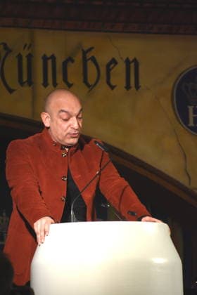 Diango Asuel cabaret artist Munich 04 02 2026 Hofbraeuhaus Uebernahme Neuer Staatlicher Hofbreaeuhauses Direktor Dr. Joerg Lehmann Foto Muenchen