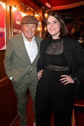 Claus Theo Gärtner with his wife Sarah Würgler at the premiere of the play Klangrazzia 2 0 at the Bar jeder Vernunft Berlin, 04 02 2026 Foto:xM.xBehrensx xFuturexImagex klangrazzia_6219