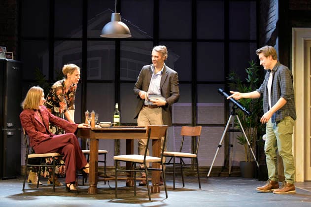 Alina Levshin, Jessica Ginkel, Stefan Rudolf and Max von Pufendorf at the photo rehearsal for the play 2 22 A Ghost Story at the Komödie am Kurfürstendamm in the Ernst Reuter Saal Berlin, 05 02 2026 Foto:xM.xBehrensx xFuturexImagex geistergeschichte_6211