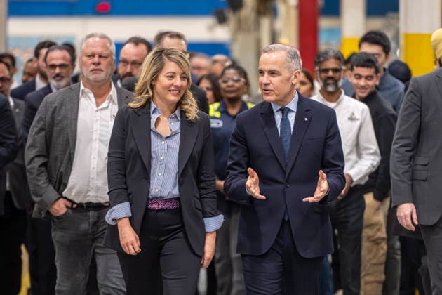 February 5, 2026, Woodbridge, Ontario, CANADA: Prime Minister Mark Carney, centre right, walks with Industry Minister Mo lanie Joly as they arrive for a visit to an auto-parts plant in Woodbridge, Ont., February 5, 2026. Woodbridge CANADA  - ZUMAc35_ 20260205_zaf_c35_086 Copyright: xEduardoxLimax