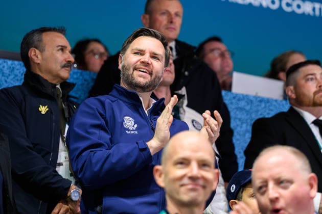 260205 Vice president JD Vance of USA in the women s ice hockey game between USA and Czech Republic during day -1 of the 2026 Winter Olympics on February 5, 2026 in Milan. Photo: Emma Wallskog BILDBYRAN kod EW CS0851 ishockey ice hockey olympic games olympics winter olympics os ol olympiska spel vinter-os olympiske leker milano cortina 2026 milan cortina 2026 milano cortina 2026 olympic games milano cortina 2026 winter olympic games milano cortina-os milano cortina-ol vinter-ol -1 bbeng *** 260205 Vice president JD Vance of USA in the women s ice hockey game between USA and Czech Republic during day 1 of the 2026 Winter Olympics on February 5, 2026 in Milan Photo Emma Wallskog BILDBYRAN code EW CS0851 ice hockey ice hockey olympic g  Copyright: EMMAxWALLSKOG BB260205EW007