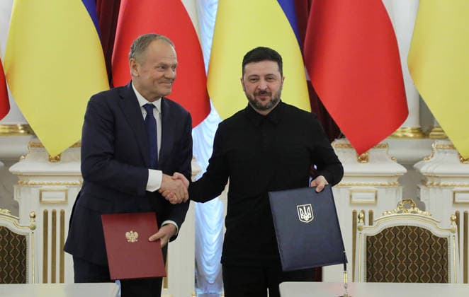President of Ukraine and Prime Minister of Poland hold meeting in Kyiv President of Ukraine Volodymyr Zelenskyy (R) and Polish Prime Minister Donald Tusk shake hands as they pose for a photo after signing a Letter of Intent on joint defense production during an official meeting in Kyiv, Ukraine, on February 5, 2026, Credit:Yuliia Ovsiannikova Avalon Ukraine, Kyiv  Copyright: xYuliiaxOvsiannikovax xAvalonx 1072394906