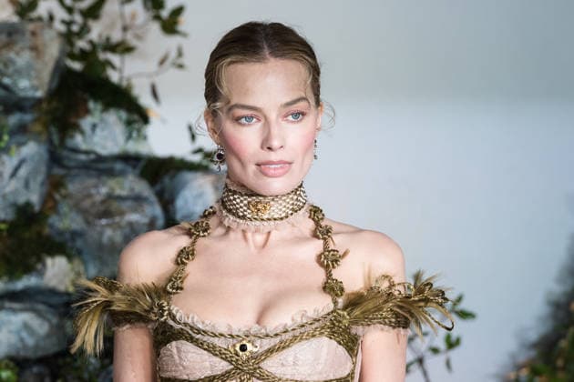 February 5, 2026, London, England, United Kingdom: MARGOT ROBBIE attends the UK premiere of Wuthering Heights at Odeon Luxe Leicester Square. London United Kingdom - ZUMAs371 20260205_zip_s371_032 Copyright: xWiktorxSzymanowiczx