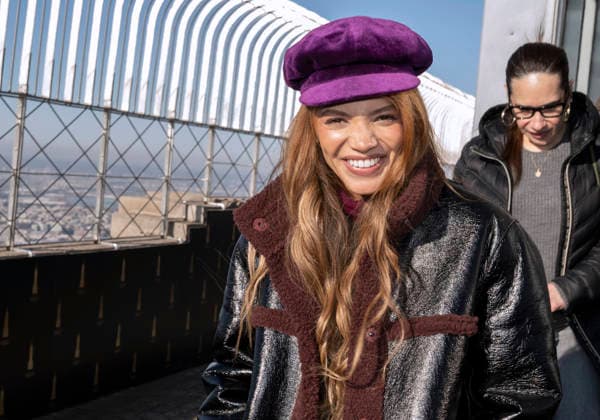 February 5, 2026, New York, Ny, United States: Leslie Grace visits the Empire State Building. Held at Empire State Building in New York. Zuma Press February 5, 2026. New York United States - ZUMAp281 20260205_zea_p281_009 Copyright: xPhotoxImagexPressx