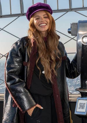 February 5, 2026, New York, Ny, United States: Leslie Grace visits the Empire State Building. Held at Empire State Building in New York. Zuma Press February 5, 2026. New York United States - ZUMAp281 20260205_zea_p281_010 Copyright: xPhotoxImagexPressx