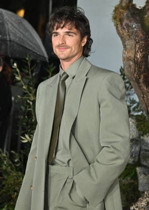 Jacob Elordi attends Wuthering Heights UK Premiere at the Odeon Luxe Leicester Square in London, England. UK. Thursday 5th February 2026 Copyright: xJamesxWarrenx _HVZE3~S