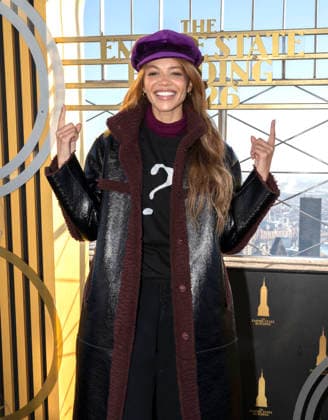 February 5, 2026, New York, Ny, United States: Leslie Grace visits the Empire State Building. Held at Empire State Building in New York. Zuma Press February 5, 2026. New York United States - ZUMAp281 20260205_zea_p281_030 Copyright: xPhotoxImagexPressx