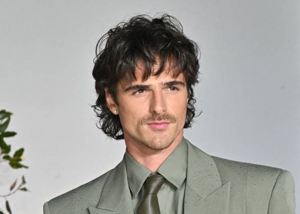 Jacob Elordi attends Wuthering Heights UK Premiere at the Odeon Luxe Leicester Square in London, England. UK. Thursday 5th February 2026 Copyright: xJamesxWarrenx _IPY76~Q