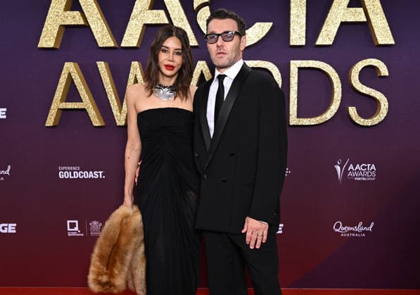 AACTA AWARDS 2026, Joel Edgerton (right) and partner Christine Centenera (left) are seen posing for a photo on the red carpet at the 2024 AACTA Awards at HOTA in Surfers Paradise, Queensland, Friday, February 6, 2026. ( NO ARCHIVING BRISBANE QUEENSLAND AUSTRALIA  Copyright: xDARRENxENGLANDx 20260206167160378930