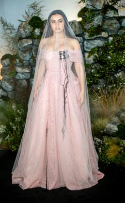 e UK premiere of Wuthering Heights CHARLI XCX attends the UK premiere of Wuthering Heights at Odeon Luxe Leicester Squar, Credit:x Avalon uk  Copyright: xxx xAvalonx 1072410097