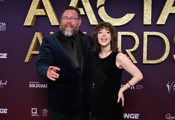 AACTA AWARDS 2026, Shane Jacobson and Liv Jacobson are seen posing for a photo on the red carpet at the 2024 AACTA Awards at HOTA in Surfers Paradise, Queensland, Friday, February 6, 2026. ( NO ARCHIVING BRISBANE QUEENSLAND AUSTRALIA  Copyright: xDARRENxENGLANDx 20260206157274663092