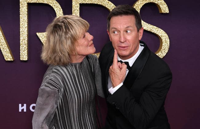 AACTA AWARDS 2026, Margaret Pomeranz (left) and Rove McManus (right) are seen posing for a photo on the red carpet at the 2024 AACTA Awards at HOTA in Surfers Paradise, Queensland, Friday, February 6, 2026. ( NO ARCHIVING BRISBANE QUEENSLAND AUSTRALIA  Copyright: xDARRENxENGLANDx 20260206120146401222