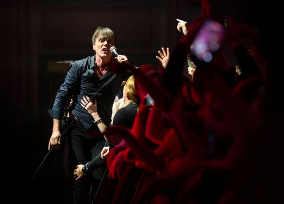 Suede performing live at the Usher Hall in Edinburgh as part of their Antidepressants UK Tour 2026 Suede performing live at the Usher Hall in Edinburgh, United Kingdom 5th February 2026, Credit:Duncan Bryceland Avalon United Kingdom, Scotland,, Edinburgh, Usher Hall  Copyright: xDuncanxBrycelandx xAvalonx 1072476163