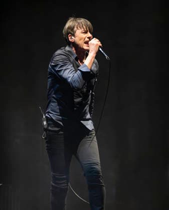 Suede performing live at the Usher Hall in Edinburgh as part of their Antidepressants UK Tour 2026 Suede performing live at the Usher Hall in Edinburgh, United Kingdom 5th February 2026, Credit:Duncan Bryceland Avalon United Kingdom, Scotland,, Edinburgh, Usher Hall  Copyright: xDuncanxBrycelandx xAvalonx 1072476565
