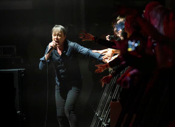 Suede performing live at the Usher Hall in Edinburgh as part of their Antidepressants UK Tour 2026 Suede performing live at the Usher Hall in Edinburgh, United Kingdom 5th February 2026, Credit:Duncan Bryceland Avalon United Kingdom, Scotland,, Edinburgh, Usher Hall  Copyright: xDuncanxBrycelandx xAvalonx 1072476719