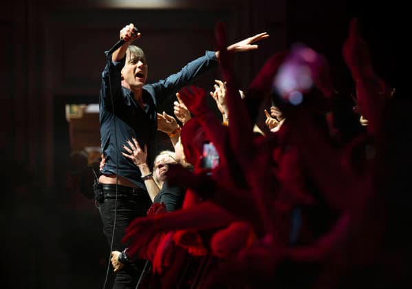 Suede performing live at the Usher Hall in Edinburgh as part of their Antidepressants UK Tour 2026 Suede performing live at the Usher Hall in Edinburgh, United Kingdom 5th February 2026, Credit:Duncan Bryceland Avalon United Kingdom, Scotland,, Edinburgh, Usher Hall  Copyright: xDuncanxBrycelandx xAvalonx 1072476810