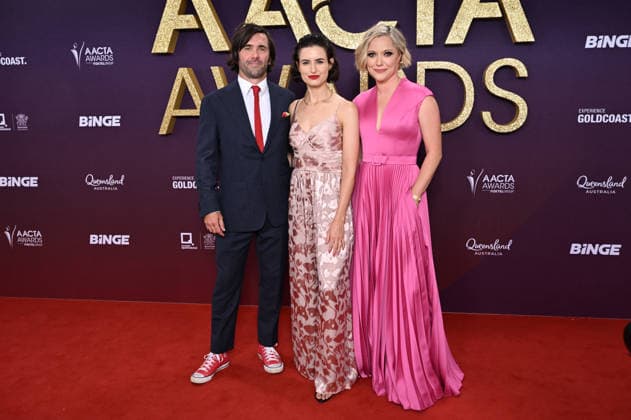 AACTA AWARDS 2026, (Left to right) Josh Mapleston, Bree-Anne Sykes and Georgina Haig are seen posing for a photo on the red carpet at the 2024 AACTA Awards at HOTA in Surfers Paradise, Queensland, Friday, February 6, 2026. ( NO ARCHIVING BRISBANE QUEENSLAND AUSTRALIA  Copyright: xDARRENxENGLANDx 20260206124676470922