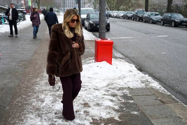 Sylvie Francoise Meis as a witness after her testimony on the way to the cab Hamburg District Court Criminal Justice Building Sievekingsplatz on 06 02 2026 Trial against the defendant M accused of joint residential burglary for having stolen handbags and jewelry worth over 500,000 euros Hamburg Germany