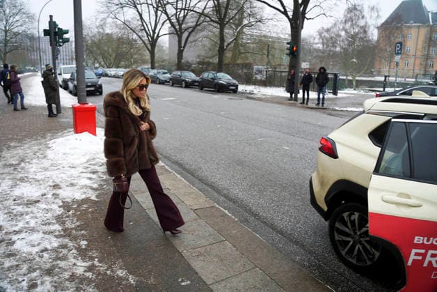Sylvie Francoise Meis as a witness after her testimony on the way to the cab Hamburg District Court Criminal Justice Building Sievekingsplatz on 06 02 2026 Trial against the defendant M accused of joint residential burglary for having stolen handbags and jewelry worth over 500,000 euros Hamburg Germany