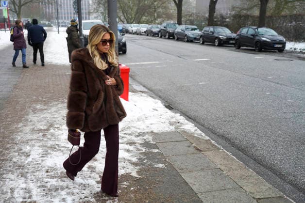 Sylvie Francoise Meis as a witness after her testimony on the way to the cab Hamburg District Court Criminal Justice Building Sievekingsplatz on 06 02 2026 Trial against the defendant M accused of joint residential burglary for having stolen handbags and jewelry worth over 500,000 euros Hamburg Germany