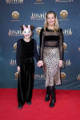 Laura Osswald with daughter Karline Osswald at the premiere of the Cirque du Soleil Alegria show at the Theresienwiese in Munich, 05 02 2026 Foto:xN.xKolinzx xFuturexImagex alegria_6225