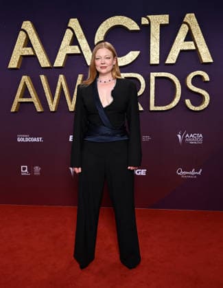AACTA AWARDS 2026, Sarah Snook is seen posing for a photo on the red carpet at the 2024 AACTA Awards at HOTA in Surfers Paradise, Queensland, Friday, February 6, 2026. ( NO ARCHIVING BRISBANE QUEENSLAND AUSTRALIA Copyright: xDARRENxENGLANDx 20260207194741120000
