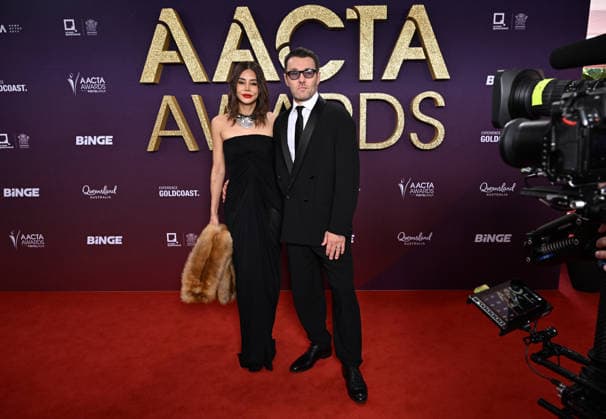 AACTA AWARDS 2026, Joel Edgerton (right) and partner Christine Centenera (left) are seen posing for a photo on the red carpet at the 2024 AACTA Awards at HOTA in Surfers Paradise, Queensland, Friday, February 6, 2026. ( NO ARCHIVING BRISBANE QUEENSLAND AUSTRALIA Copyright: xDARRENxENGLANDx 20260207175228312369