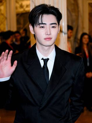 Milan, Milan Cortina 2026 Olympic Games, Welcome cocktail for guests at the Opening Ceremony at the Teatro alla Scala. Pictured: Park Sung-hoon (Sunghoon)  Copyright: xAlbertoxTerenghix xipa-agency.netx xComi Terenghix IPA_Agency_IPA71036460