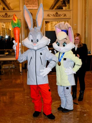 Milan, Milan Cortina 2026 Olympic Games, Welcome cocktail for guests at the Opening Ceremony at the Teatro alla Scala. Pictured: Looney Tunes - Bugs Bunny and Lola Bunny.  Copyright: xAlbertoxTerenghix xipa-agency.netx xComi Terenghix IPA_Agency_IPA71036469