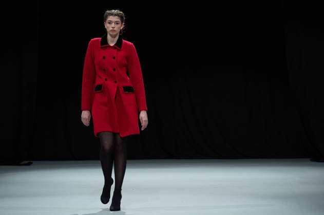 Entertainment Bilder des Tages Modad catwalk during Madrid Fashion Week in Madrid - 06 Feb 2026 A model walks the runway in a design by designer MARAE at the Modad catwalk during Madrid Fashion Week at Ifema. Madrid Spain Copyright: xAtilanoxGarciax xSOPAxImagesx photos04326