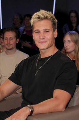 Wincent Weiss German pop singer and songwriter as a guest on the NDR talk show , from the NDR 3 studio on 06 02 2026 in Hamburg Recording from 30 01 2026 Hamburg Germany