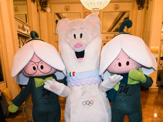 Entertainment Bilder des Tages Milan, Milan Cortina 2026 Olympic Games, Welcome cocktail for guests at the Opening Ceremony at the Teatro alla Scala. Pictured: the mascot.  Copyright: xAlbertoxTerenghix xipa-agency.netx xComi Terenghix IPA_Agency_IPA71039125