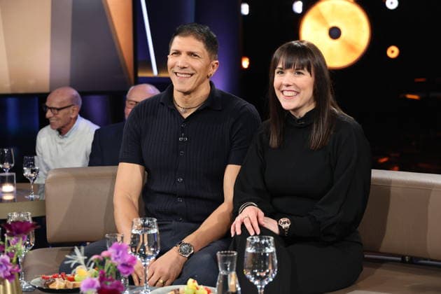 Morad Bounoua, director of the Residenz Heideblüte retirement home, and Natascha Sabrowski, head of nursing services, as guests on the NDR Talk Show, photo shoot on 30 1 2026, broadcast on 6 2 2026 on the 3 program of NDR television, Hamburg Lokstedt television studio