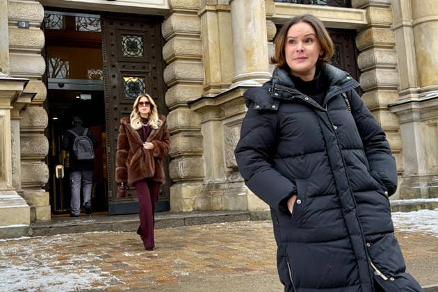 Sylvie Meis as a witness with her manager Marina Dertnig blue coat in and in front of the Hamburg Regional Court Criminal Justice Building at Sievekingsplatz on 06 02 2026 Trial against the defendant Ermal M 42 is charged wit