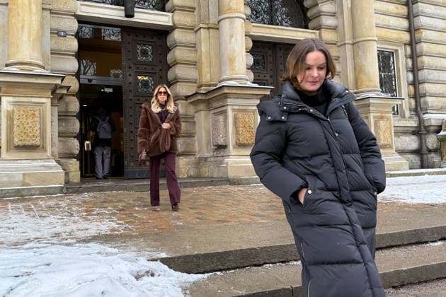 Sylvie Meis as a witness with her manager Marina Dertnig blue coat in and in front of the Hamburg Regional Court Criminal Justice Building at Sievekingsplatz on 06 02 2026 Trial against the defendant Ermal M 42 is charged wit