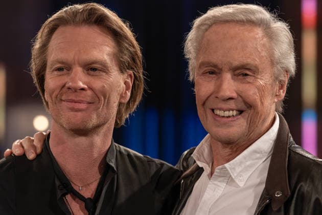 Kölner Treff on February 06, 2026 In the picture the Austrian actor, singer and TV presenter Peter Kraus on the right with son Mike Kraus, photographer and filmmaker Peter Kraus is considered the founder of German-language Rock™n Roll Susan Link and Anna Planken Mi