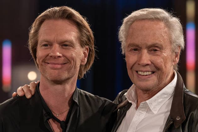 Kölner Treff on February 06, 2026 In the picture the Austrian actor, singer and TV presenter Peter Kraus on the right with son Mike Kraus, photographer and filmmaker Peter Kraus is considered the founder of German-language Rock™n Roll Susan Link and Anna Planken Mi